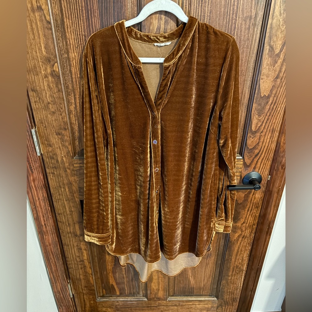 MYSTREE velvet shirt, size large, button down tunic, brown color, used